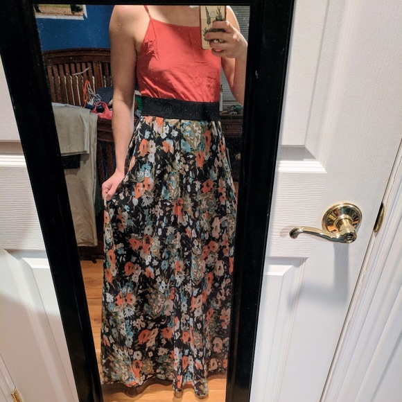 Floral maxi skirt - Picture 3 of 4